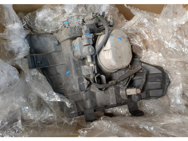 Фара передняя Nissan Pathfinder 2004-2014 левая