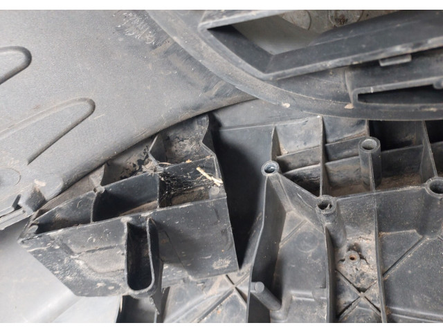 Бампер  Peugeot 5008 2009-2016 передний    