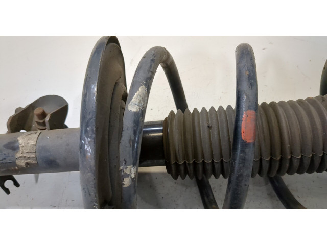 Стойка амортизатора Infiniti QX60 2013-2016