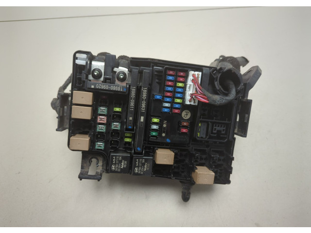 Блок предохранителей  KIA Ceed 2018-2021      91275J7500   