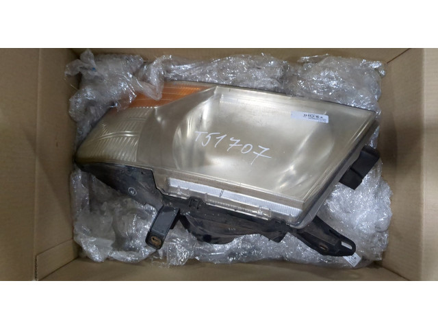 Фара передняя Mitsubishi Pajero / Montero 2000-2006 левая