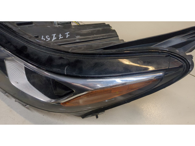 Фара передняя  Chevrolet Equinox 2017- левая 