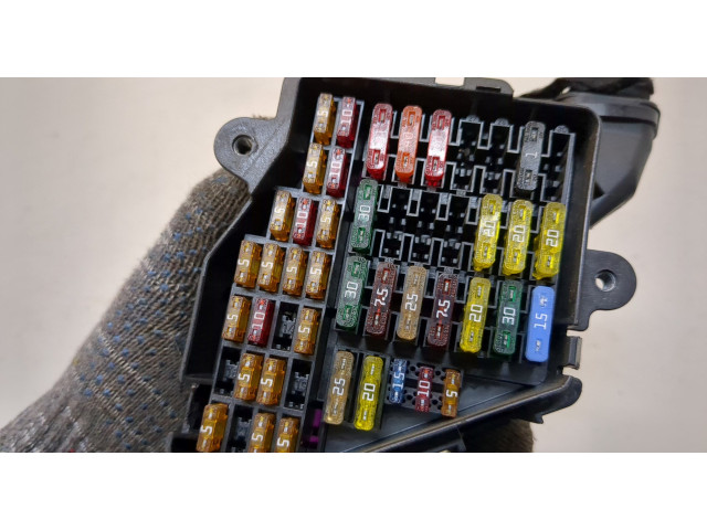 Блок предохранителей  Audi A8 (D3) 2002-2010         