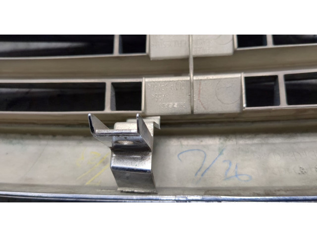 Решетка радиатора  Infiniti QX56 2010-2013          