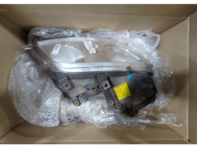 Фара передняя  Volkswagen Caddy 2004-2010 правая 