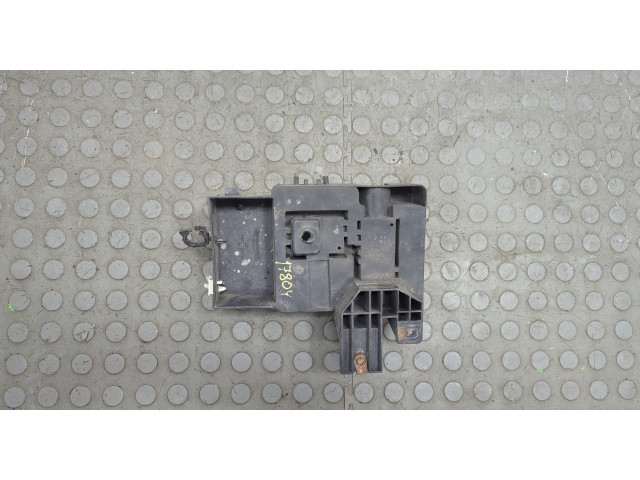 Крышка блока предохранителей  Chevrolet Tahoe 2006-2014         