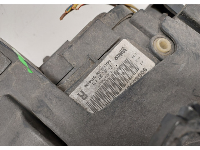 Фара передняя Audi Q7 2009-2015 правая