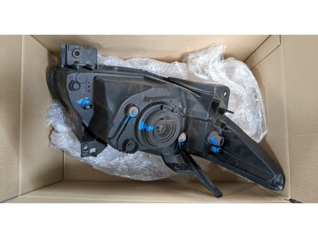 Фара передняя Mazda MPV 1999-2006 левая