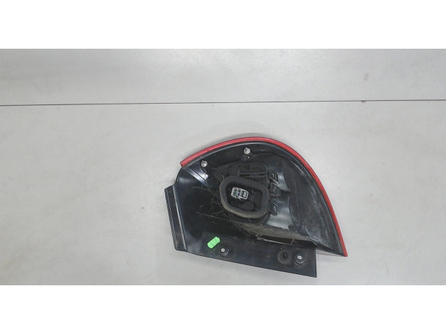 Задний фонарь 8331A027, MR957365 Mitsubishi Colt 2004-2008