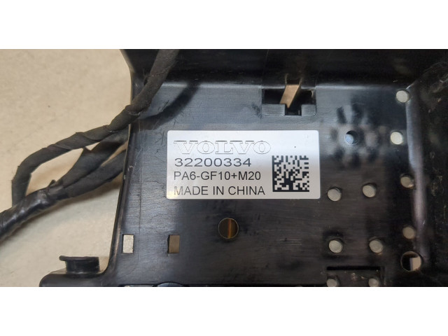 Блок предохранителей Volvo XC40 32200334