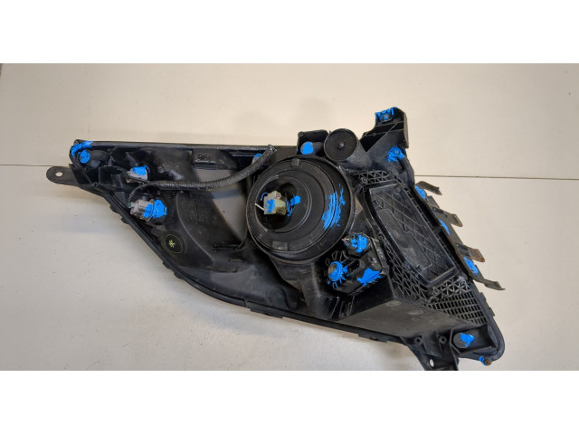 Фара передняя  Toyota Prius 2003-2009 правая 