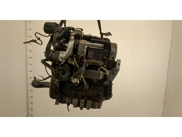 Форсунка топливная  Skoda SuperB 2008-2015    03L130277Q     