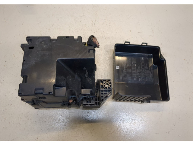 Блок предохранителей Mitsubishi L200 2015-2019 8565A368 2.4