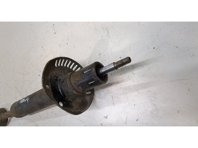 Стойка амортизатора  Volkswagen Passat 5 1996-2000      1.8  бензин