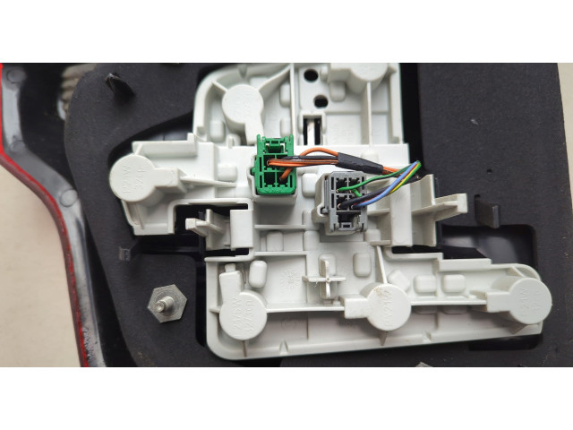 Задний фонарь          