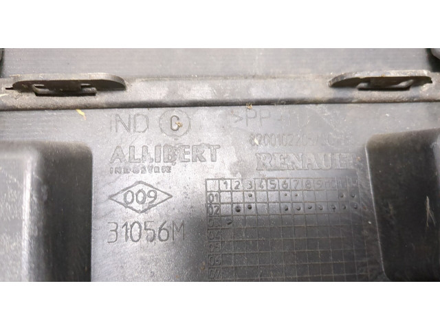 Решетка радиатора  Renault Espace 4 2002-          