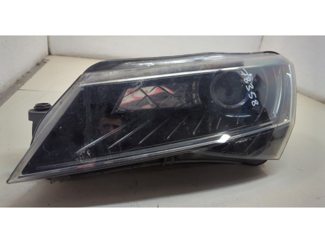 Фара передняя  Skoda SuperB 2015-2025 левая 