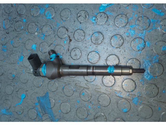 Форсунка топливная Skoda Yeti 2009-2018 03L130277Q, 03L130855CX, 0445110467