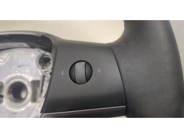 Руль Tesla Model 3