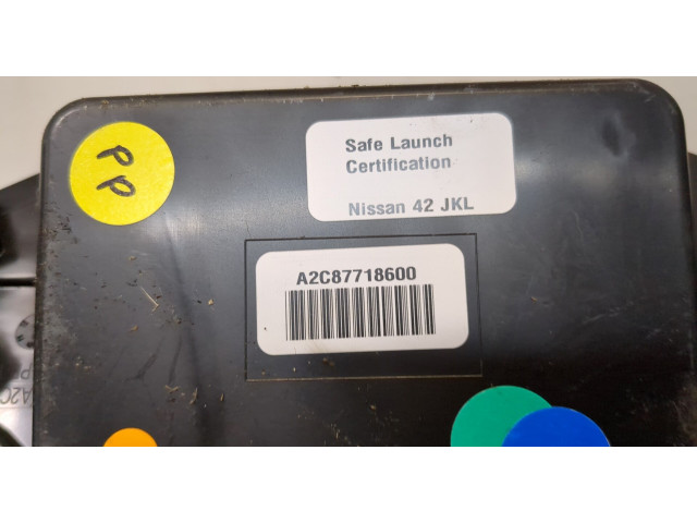 Панель приборов Nissan Pathfinder 2012-2017