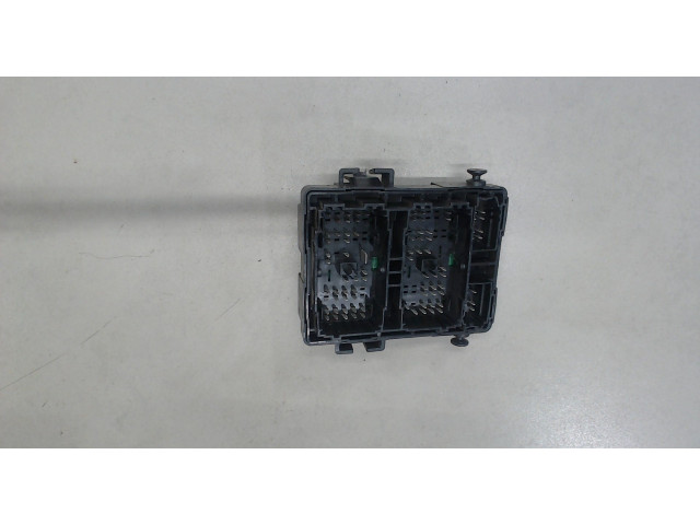 Блок предохранителей  Chevrolet Tahoe 2006-2014      1509383701    5.3