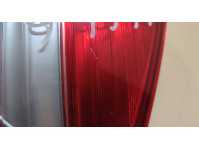 Задний фонарь          