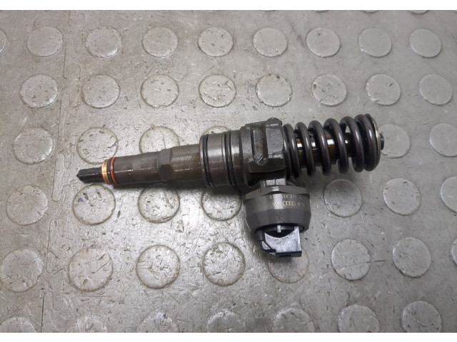 Форсунка топливная Skoda Octavia (A5) 2004-2013 038130073AG