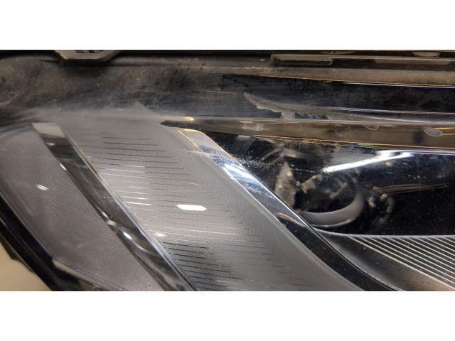 Фара передняя  Volvo S90 2016-2020 правая 