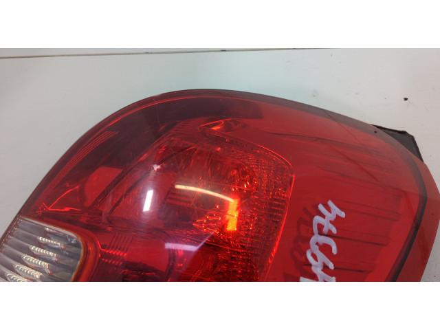 Задний фонарь          