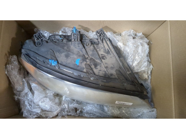 Фара передняя Volvo V70 2007-2013 правая