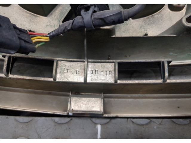 Решетка радиатора Infiniti EX35