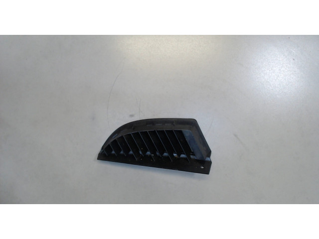 Решетка радиатора Mitsubishi Colt 2004-2008 1.5 mn127774