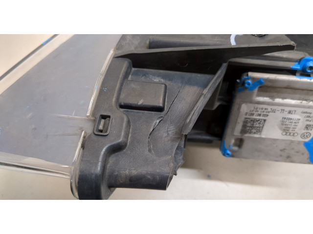 Фара передняя Audi Q3 2011-2018 правая