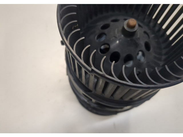 Моторчик печки  Renault Megane 3 2009-2016 27210497R   3   272104937R   