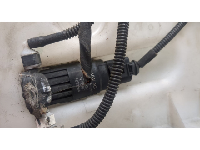 Бачок омывателя Volkswagen Golf 5 2003-2009