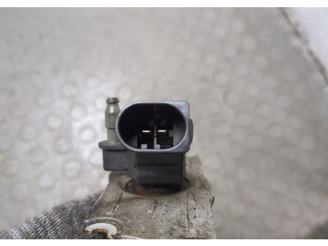 Форсунка топливная Volkswagen Passat CC 2008-2012 0445116030