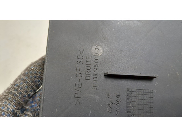 Блок предохранителей  Peugeot 406 1999-2004         