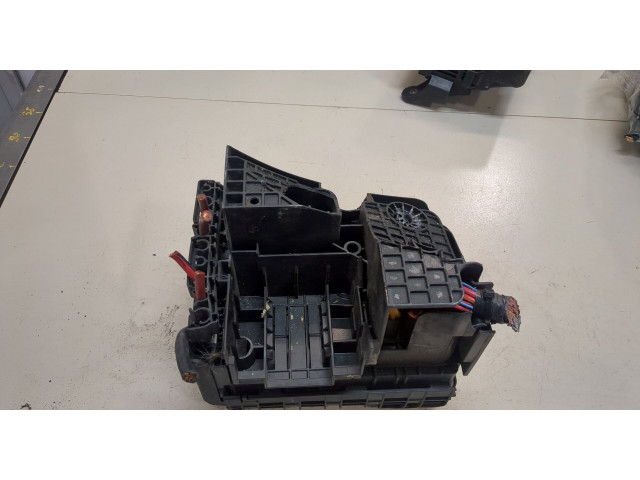 Блок предохранителей  Opel Antara         