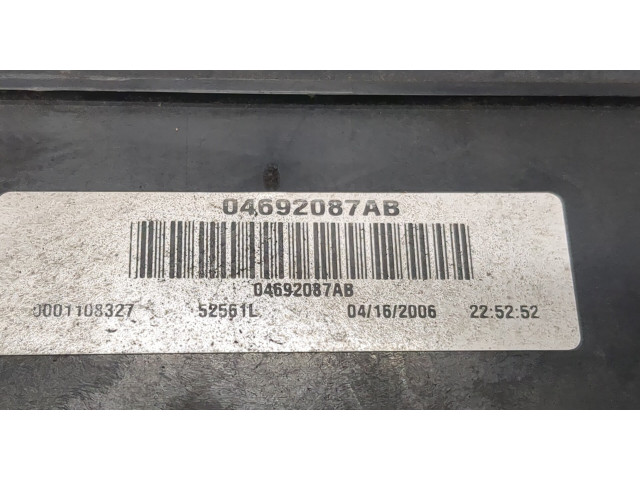 Блок предохранителей Jeep Grand Cherokee 2004-2010 04692087AB