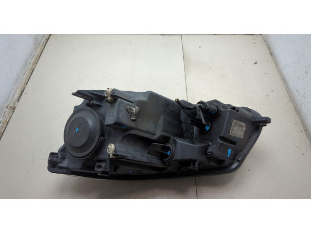 Фара передняя  Volkswagen Caddy 2004-2015 правая 