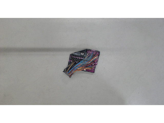 Блок предохранителей  Skoda Fabia 1999-2004      6Q1941824B    1.4