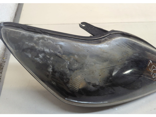 Фара передняя  Ford Focus 2 2008-2011 правая 