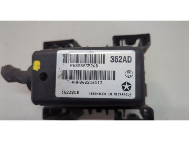 Блок предохранителей  Jeep Grand Cherokee 2010-2013      68088352AD   