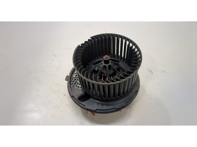Моторчик печки Skoda Yeti 2009-2014 1K2820015G 1K2820015G