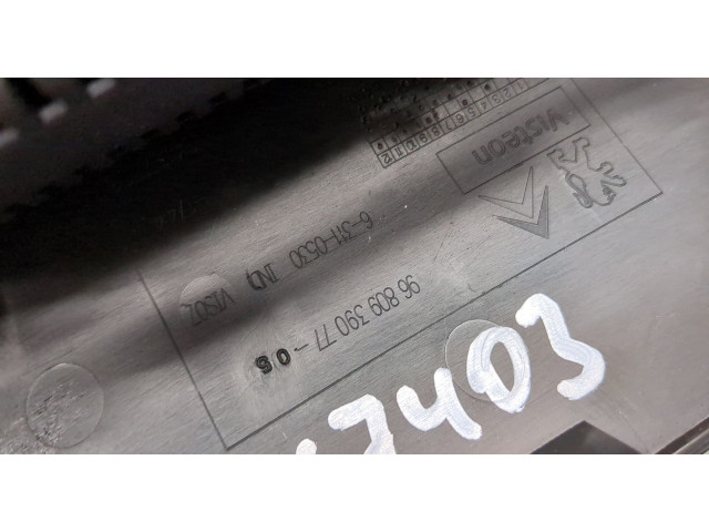 Дисплей бортового компьютера  Peugeot Partner 2008-2012 9680939077       