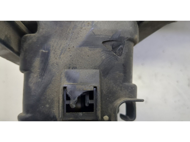 Блок предохранителей Toyota Sequoia 2000-2008