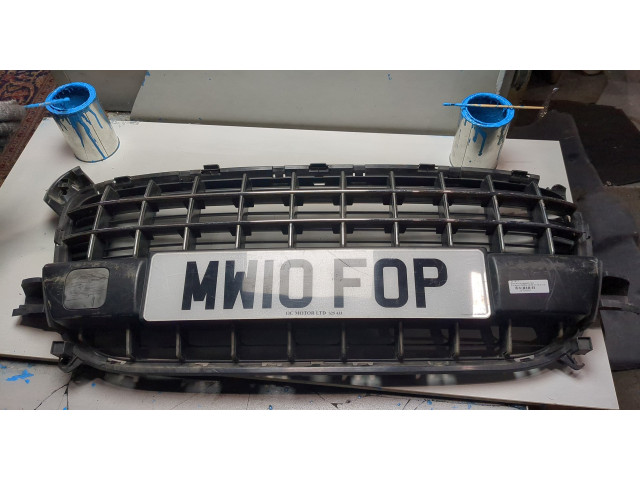 Решетка радиатора  Peugeot 3008 2009-2016          