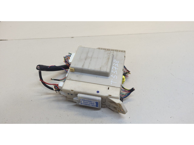 Блок предохранителей Lexus GS 2005-2012 8267230320, 8273030A82