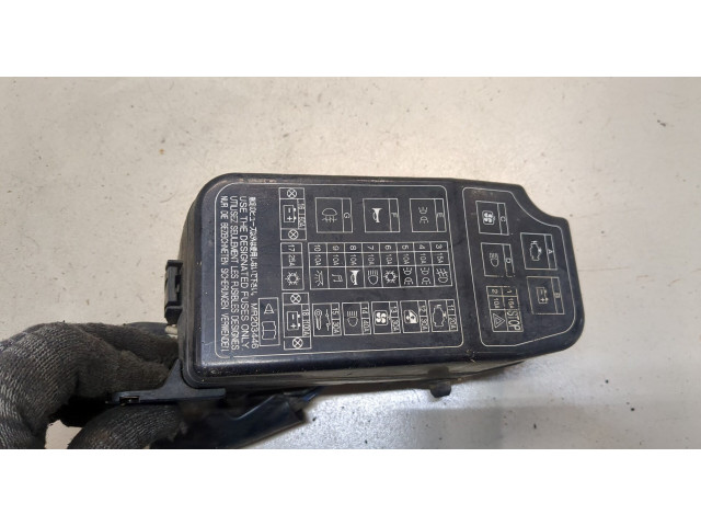 Блок предохранителей Mitsubishi Lancer 6 1996-2003