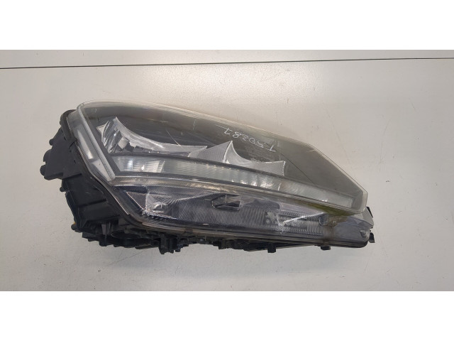 Фара передняя Skoda Yeti 2013-2018 правая